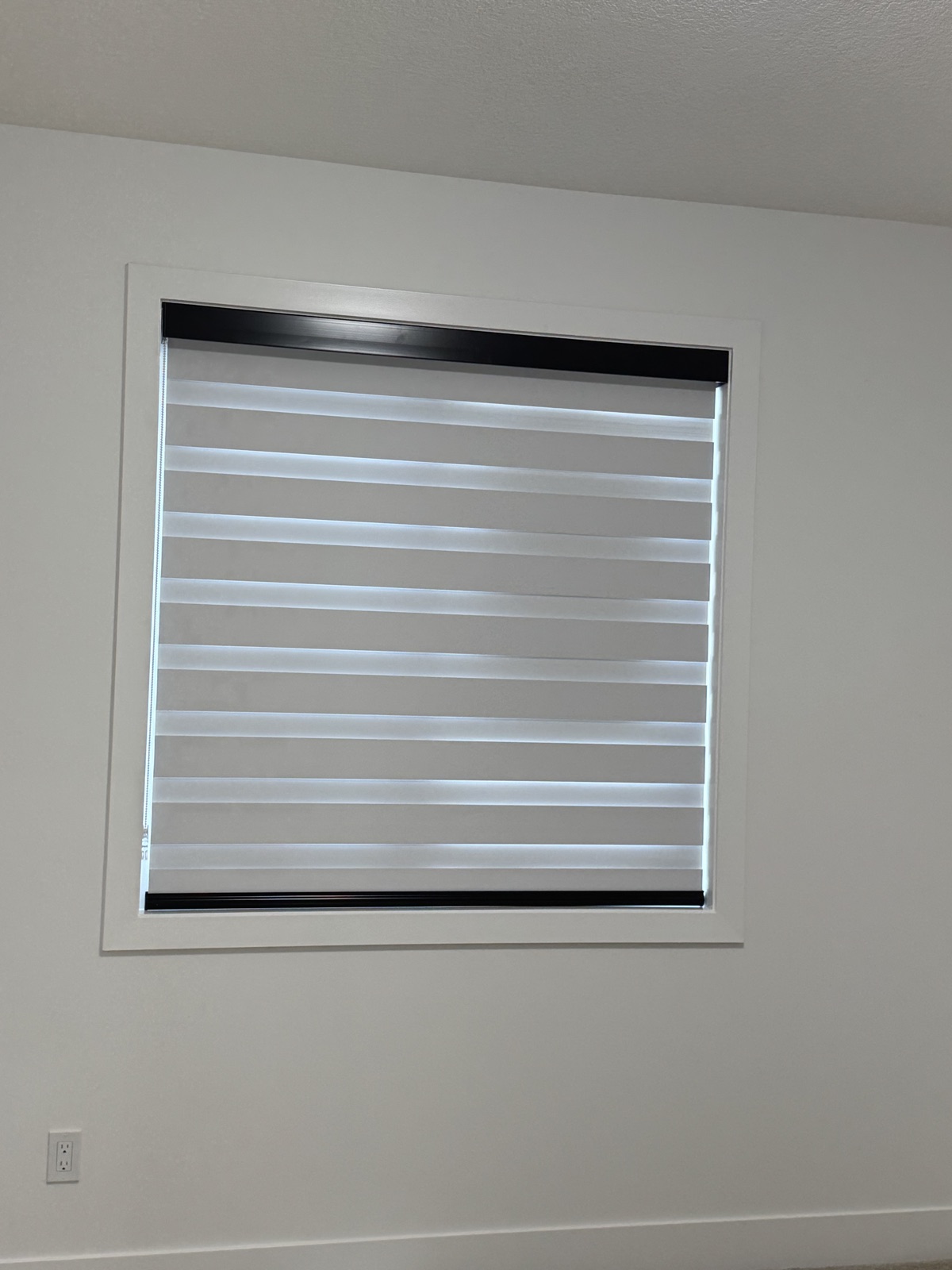 Horizontal or Vertical Window Blinds: Which Is Better For Your Home?